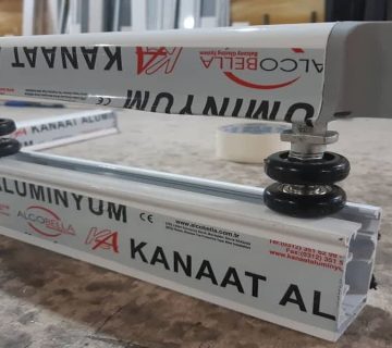 فروش قطعات و یراق آلات شیشه بالکن