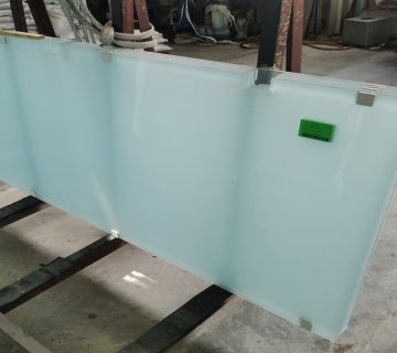 شیشه بالکن مات