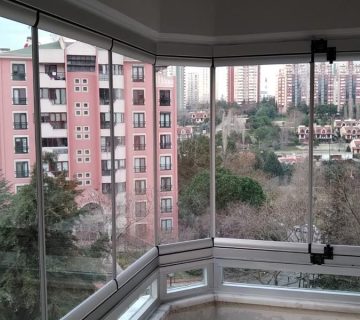 طراحی شیشه های بالکنی