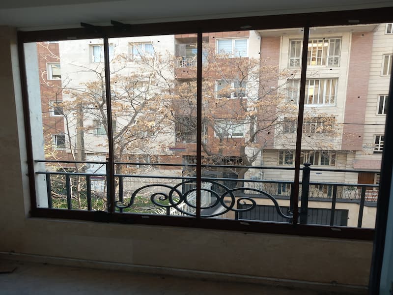 انواع شیشه بالکنی