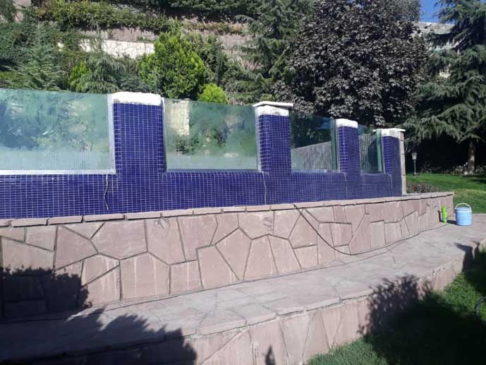 نمونه نصب نرده شیشه ای