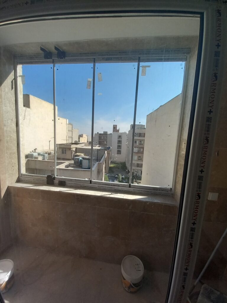 شیشه برای بالکن