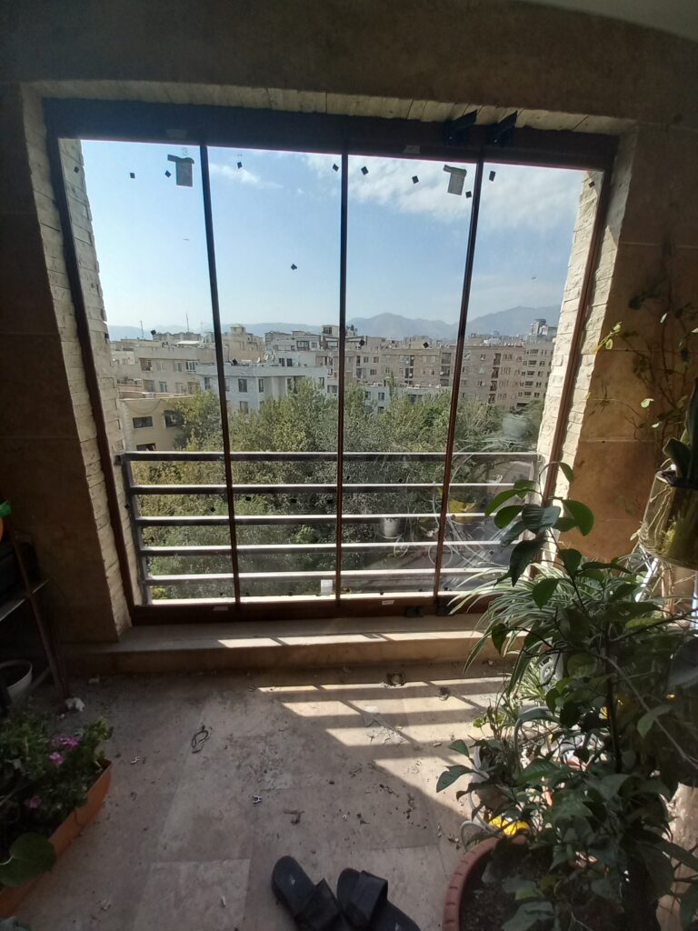 نصب شیشه در بالکن